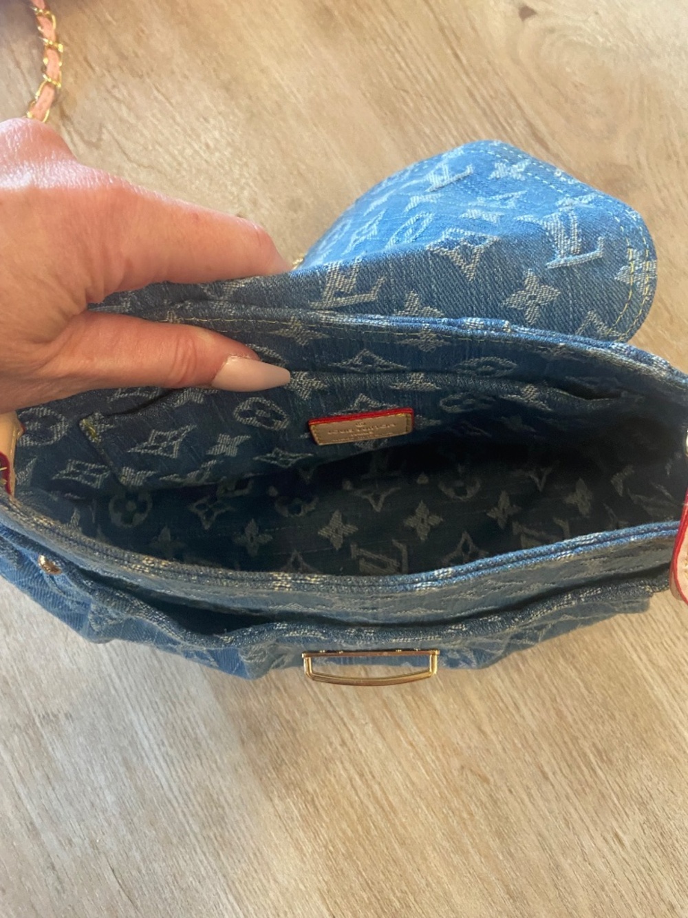 Purse - Picture 2 of 3